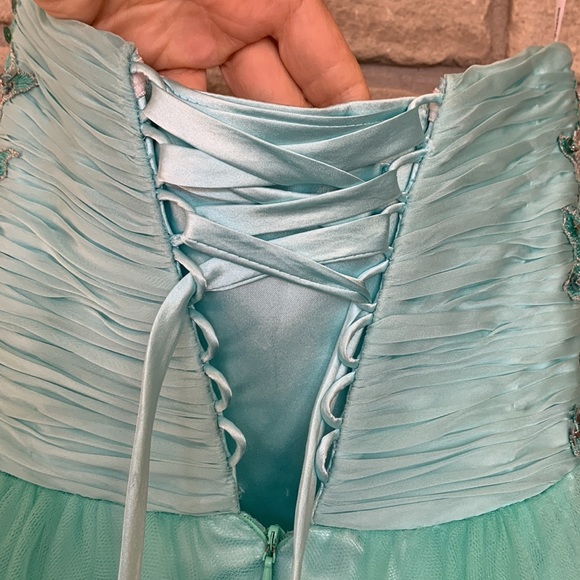 Rianna Couture Prom Dress size 2 - Picture 4 of 6